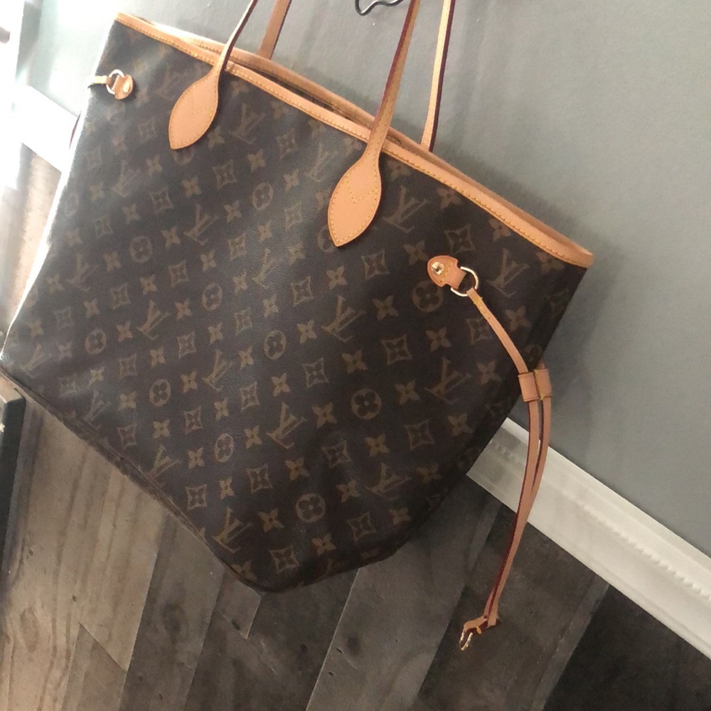 LV bag - Picture 3 of 17